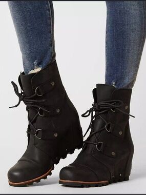 Sorel Joan of Arctic Wedge Mid Boots In Black-Sz10